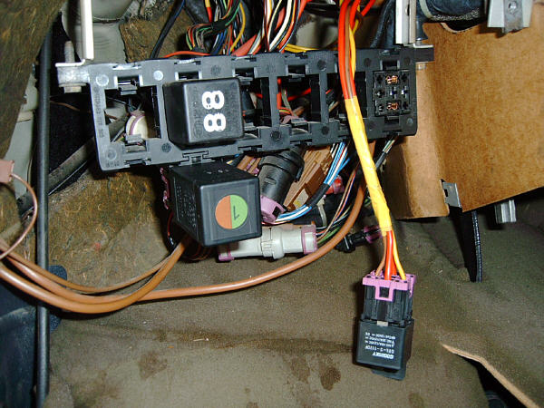 Zusatzrelaisträger mit Relais-Satz